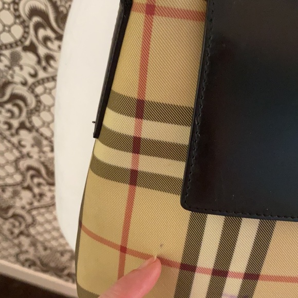 BURBERRY 💯 plaid leather handbag tote solid price - Picture 7 of 16